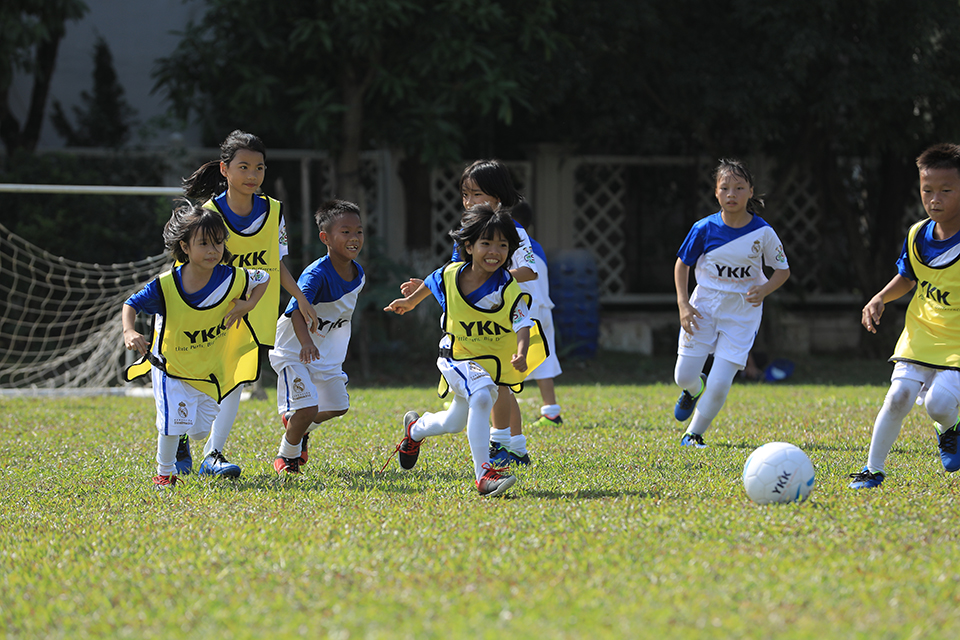 2019 AKFC Hanoi: Kids soccer training