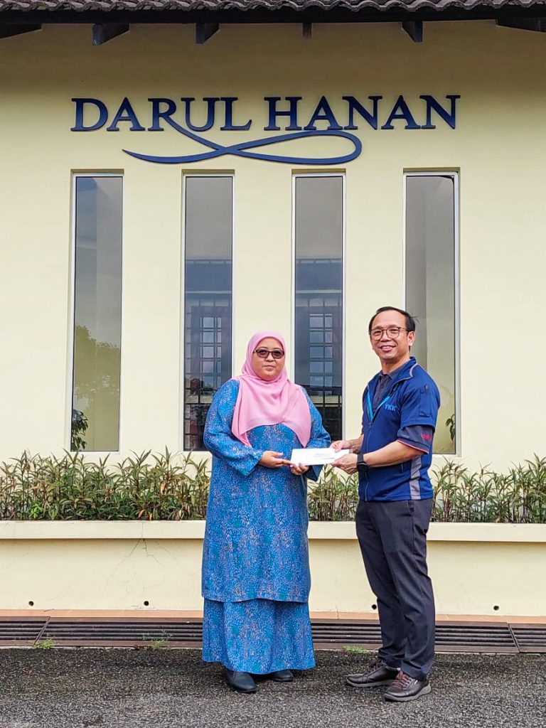 Donation to Rumah Kebajikan Darul Hanan 3