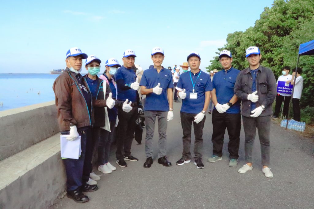 YKK THA Bangpoo Beach Cleanup 3 YKK THA Bangpoo Beach Cleanup 3