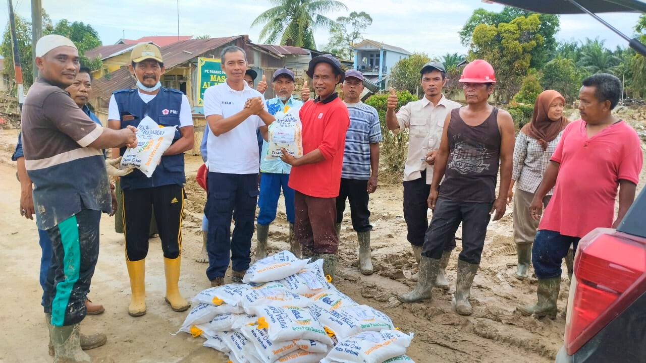 zipco csr4 group photo passing of aid